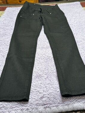 Black Women's Jeans - Classic Slim Fit
